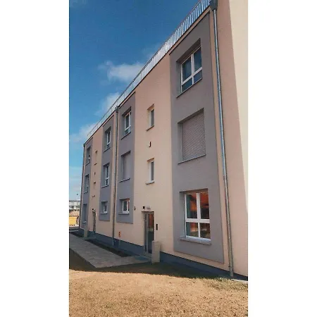 Milo Mare アパート ミエルノ