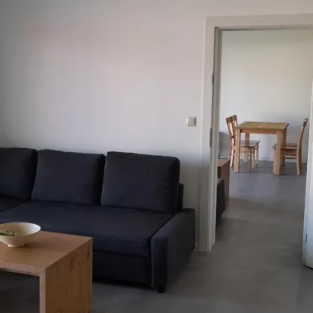 Milo Mare アパート ミエルノ