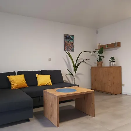 Milo Mare アパート ミエルノ