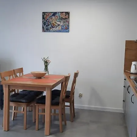 Milo Mare アパート ミエルノ